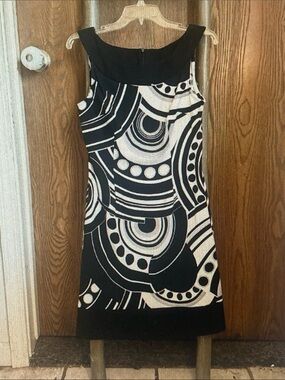 connected apparel Black and White Graphic Sleeveless Midi Dress